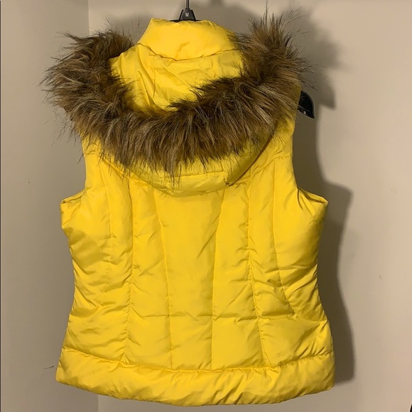 Black Rivet Vest - Picture 2 of 5